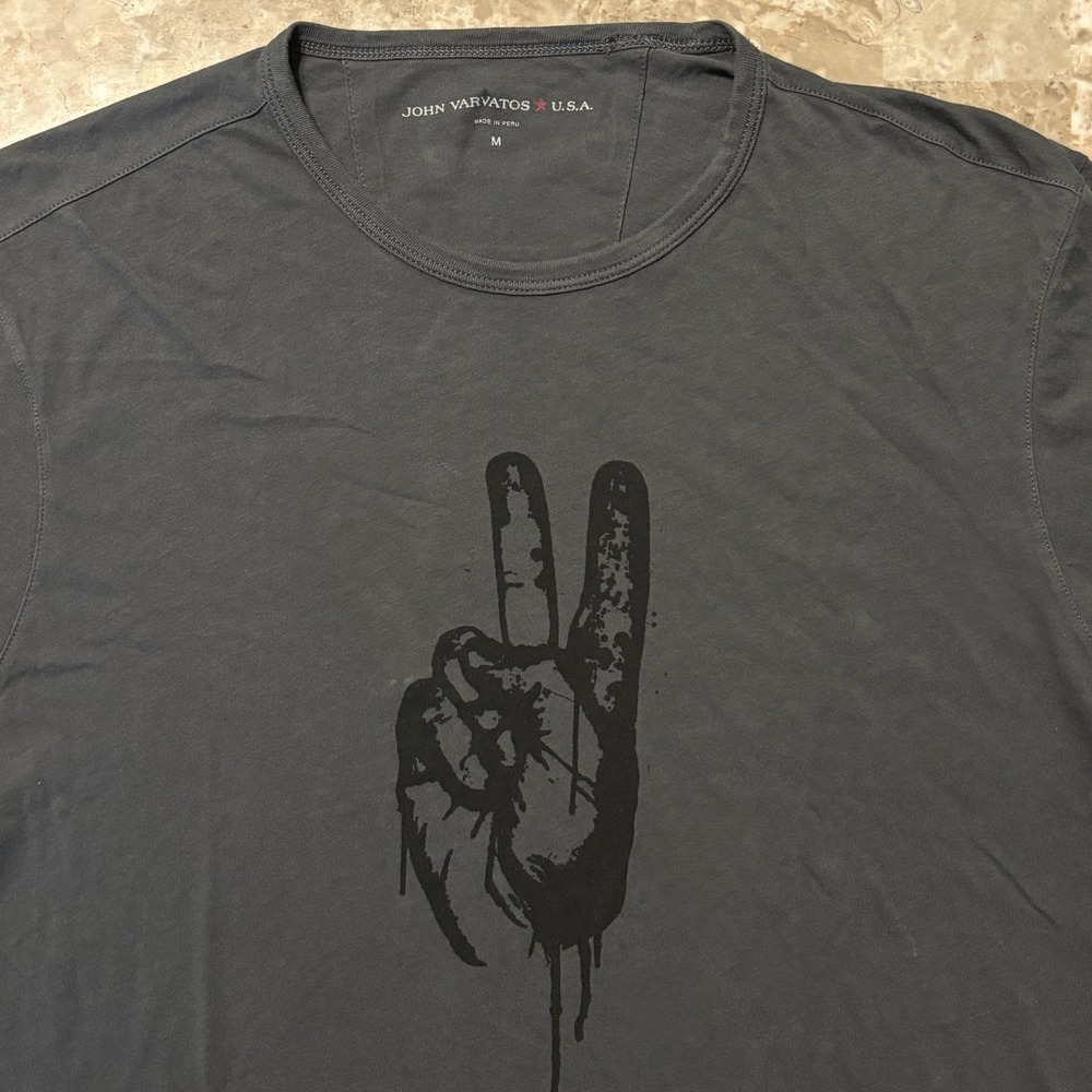 John Varvatos Shirt Mens Medium Grey Short Sleeve Peace Sign Graphic Tee